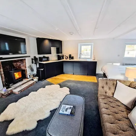 Semesterbostad Fenholme Apartment,